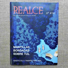 LIBRO "MANTILLAS BORDADAS...